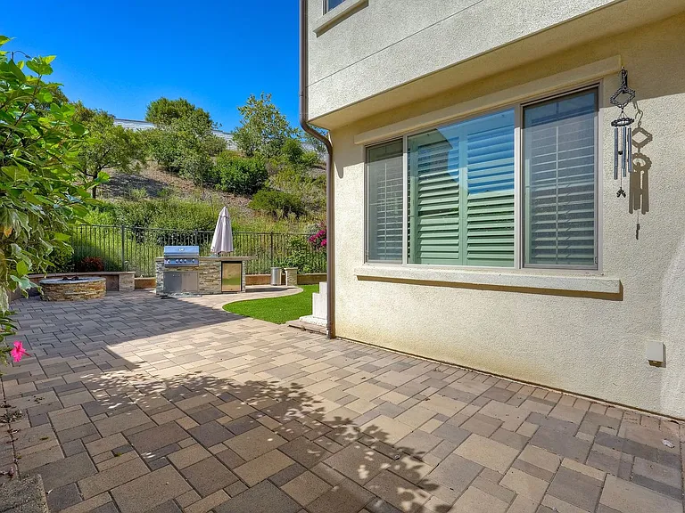 729 Merit Dr — Photo 23