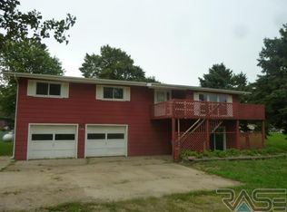 1364 State Highway 9 Ave, Larchwood, IA 51241