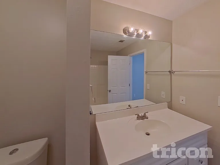 130 N Greenfield Cir — Photo 9