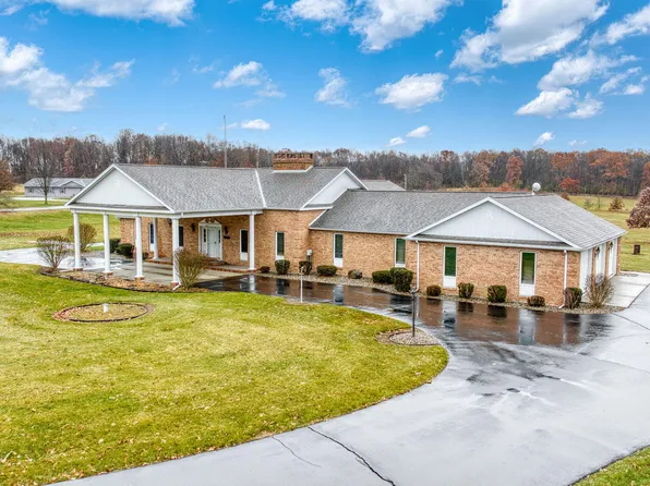 1111 N Lake Pleasant Rd, Hillsdale, MI 49242