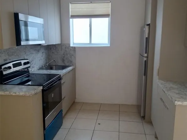 1021 NW 3rd St APT 308, Miami, FL 33128
