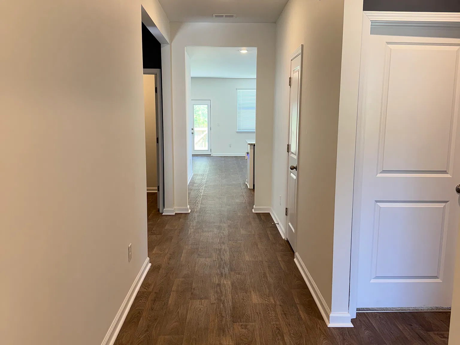 219 Greenwich Drive — Photo 4