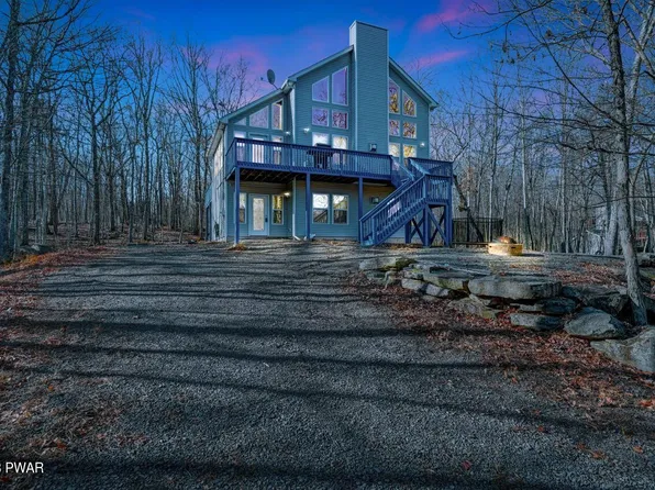 315 Powderhorn Dr, Lackawaxen, PA 18435