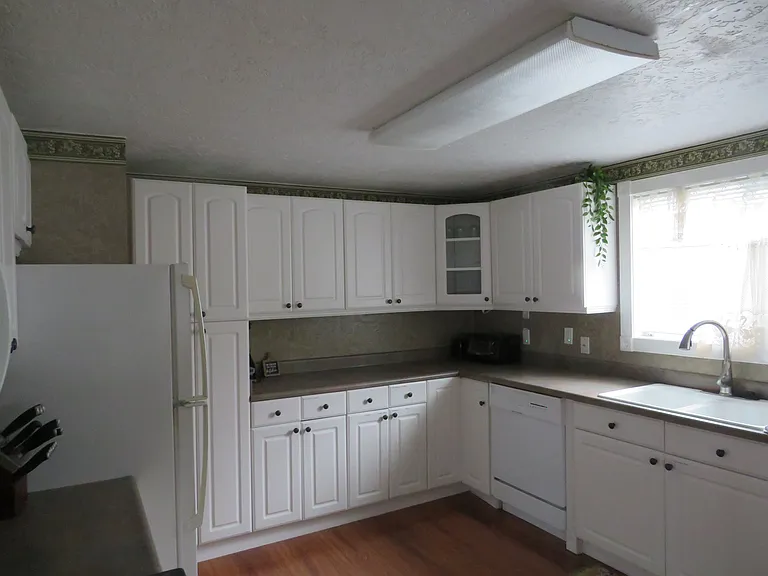 1014 E Franklin St — Photo 14