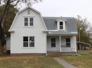 315 NE 3rd St, Abilene, KS 67410
