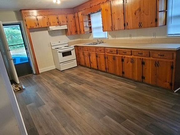 2nd image of 2638 Wingate Rd