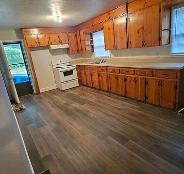 2638 Wingate Rd — Photo 2