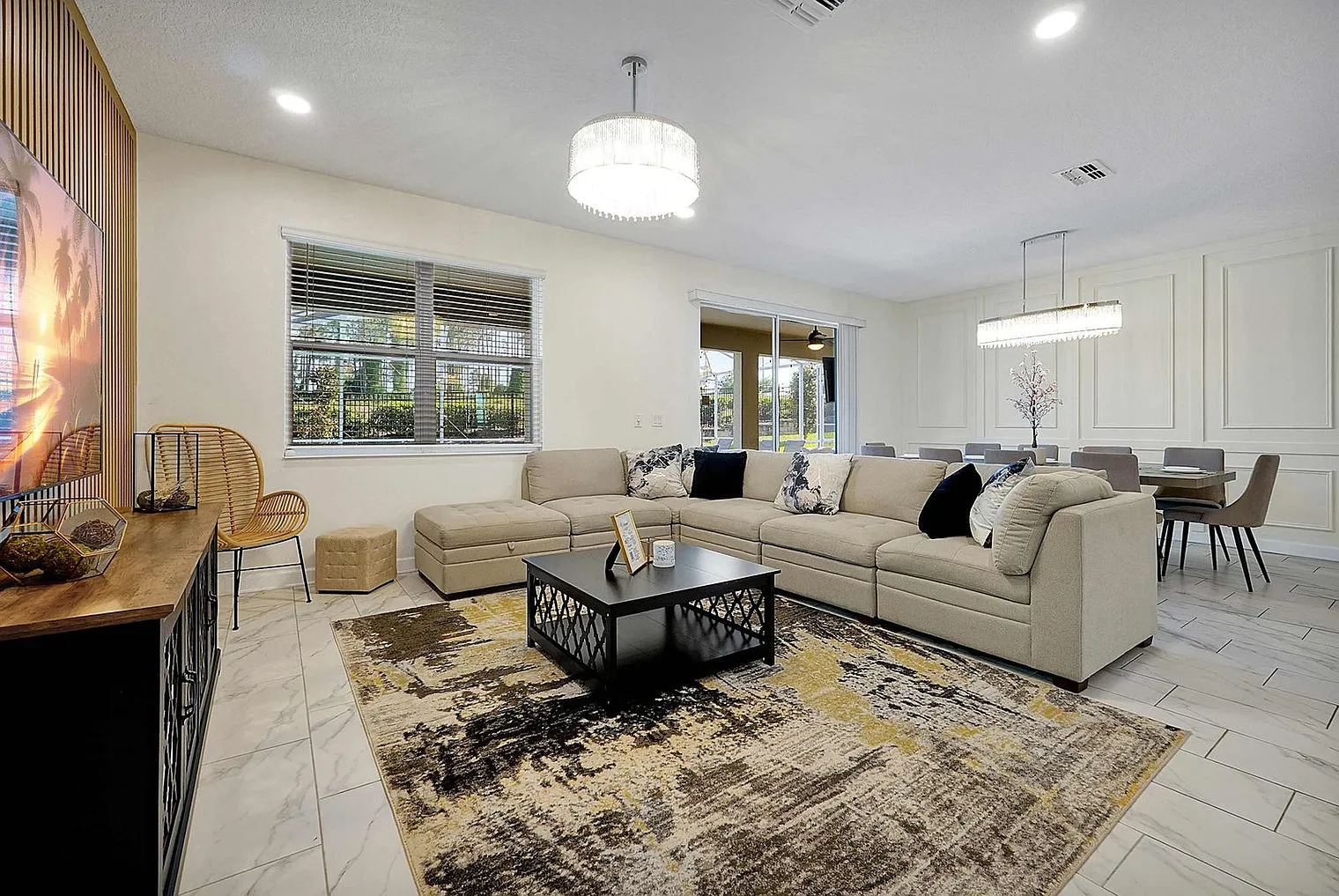 8 bed, 5.0 bath, 4499 sqft, $7,503 — Photo 1