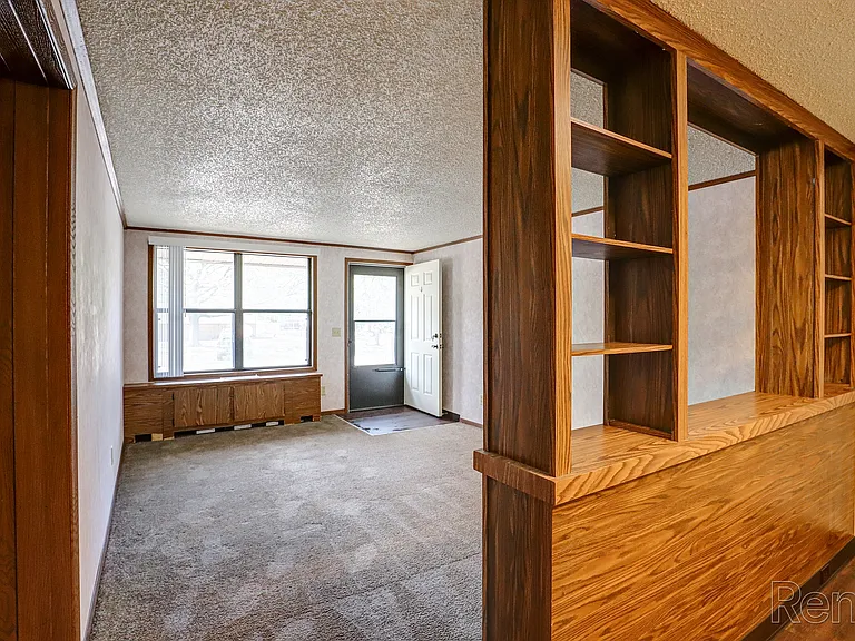 Heathmoore Apartments — Photo 10
