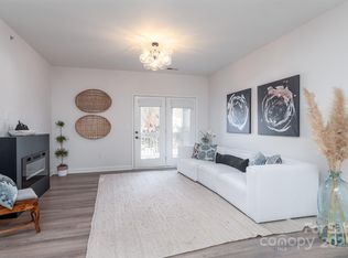 19819 Deer Valley Dr, Cornelius, NC 28031