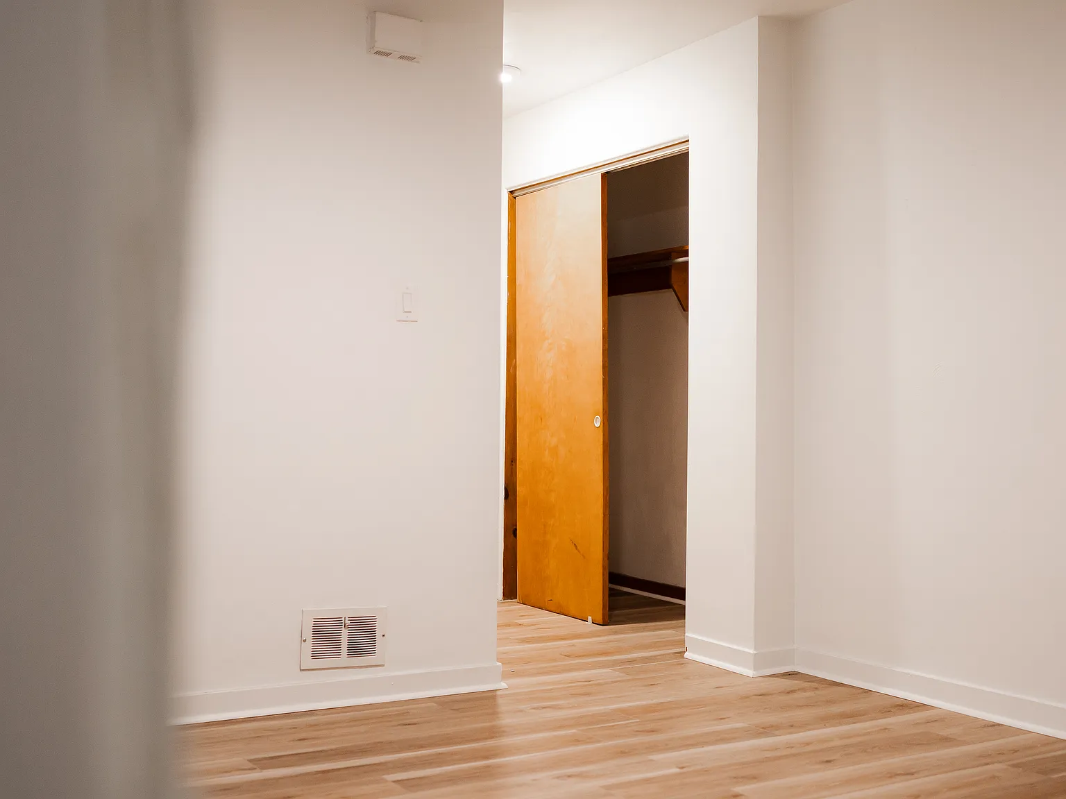 1 bed, 800 sqft, $1,100 — Photo 2