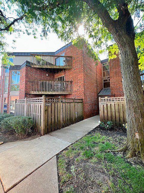 1st image of 2045 N Larrabee St APT 7306