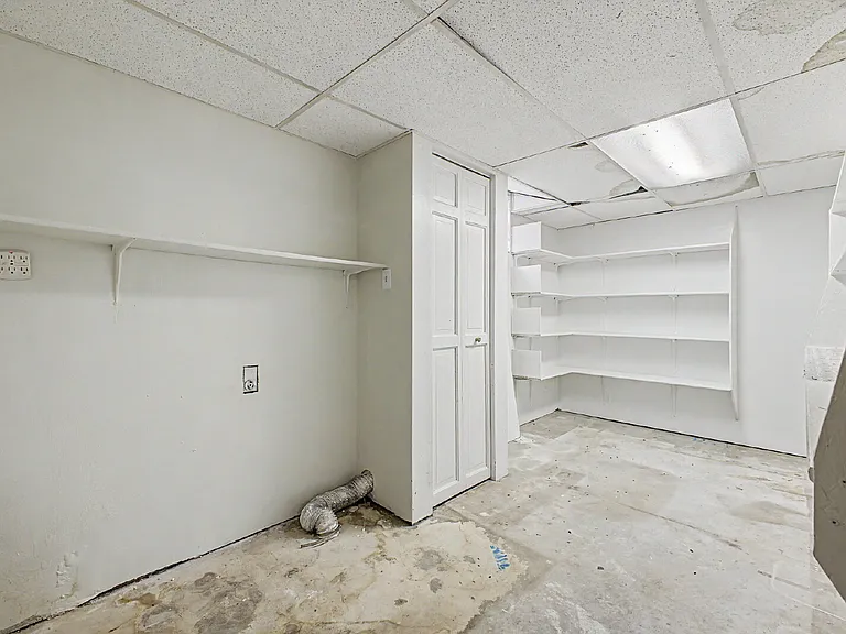 2519 Danbury Dr — Photo 31