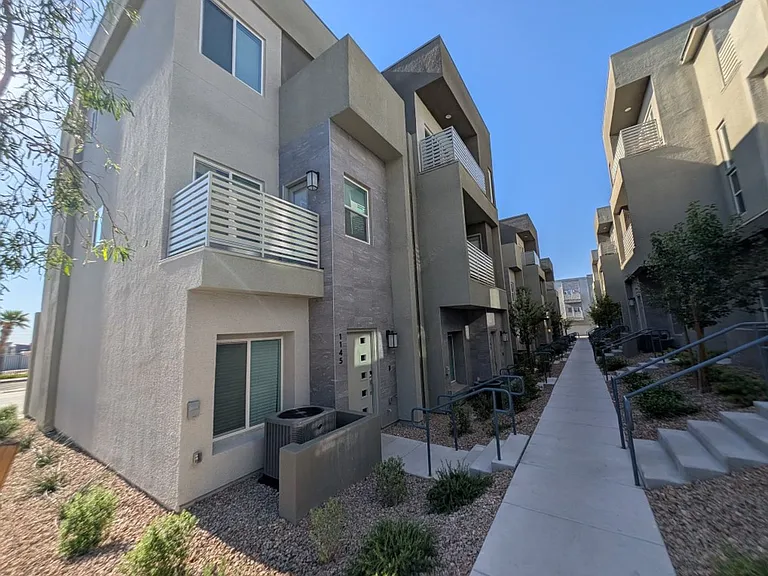 1151 Blossom Point St — Photo 1