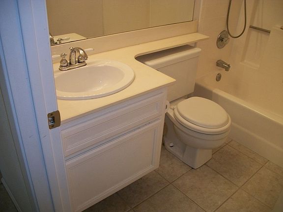 5th image of 1558 Apache Dr Unit C