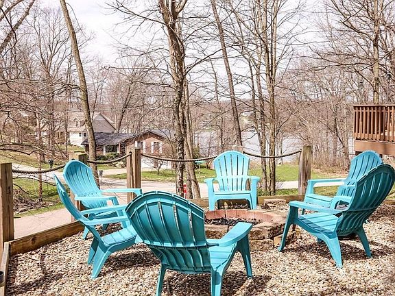 3rd image of 48 King Beach Ct