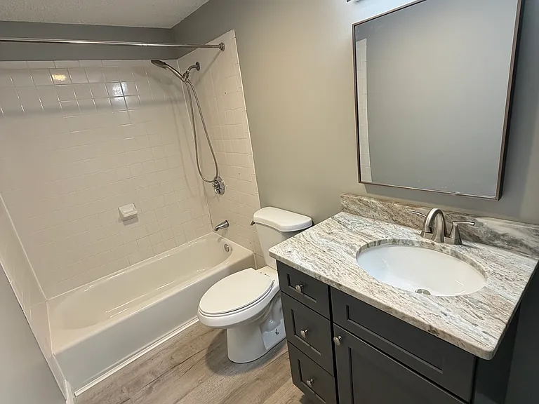 28 King St #2 — Photo 7