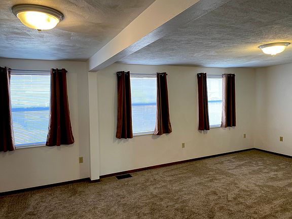 5th image of 56 Ruth St APT 2