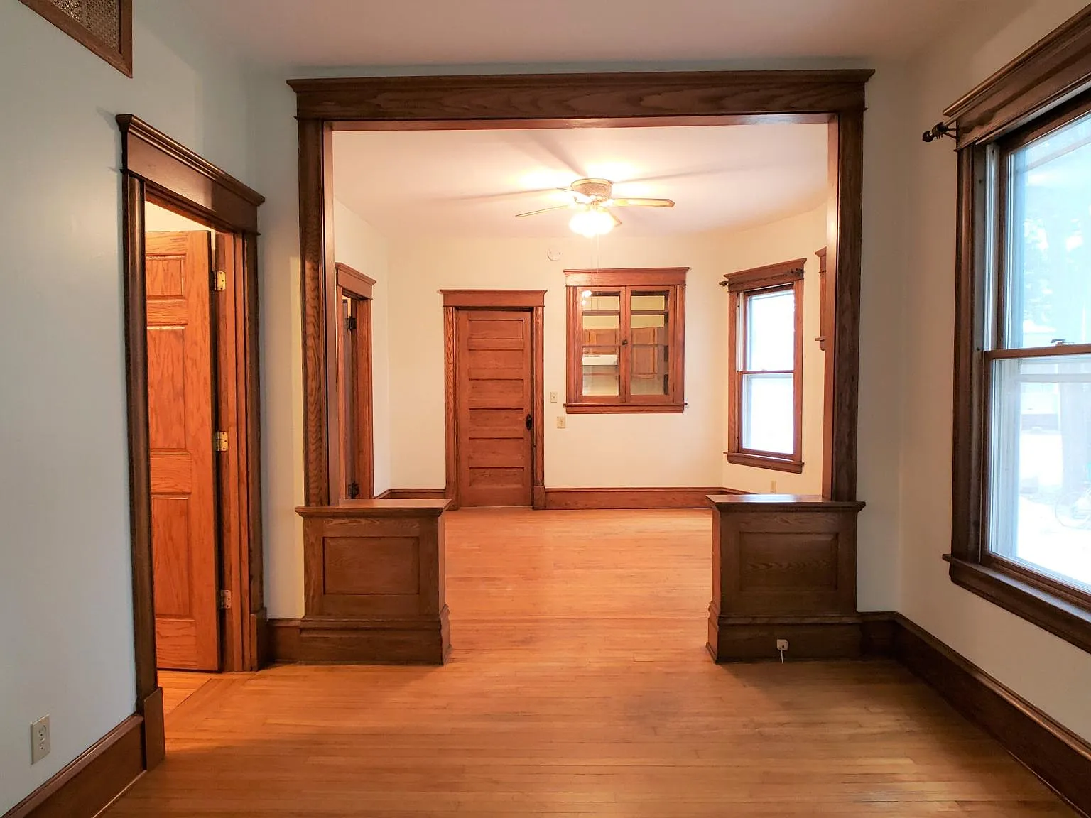 3 bed, $2,100 — Photo 2
