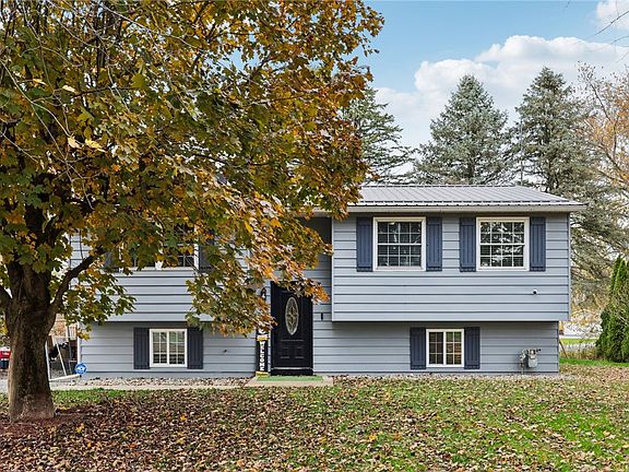 3rd image of 1802 Park Ln