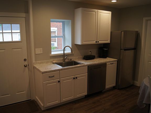 3rd image of 402 Jefferson Ave #402A
