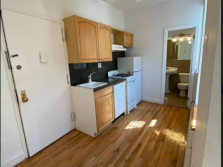 113 W 106th St #5B — Photo 4