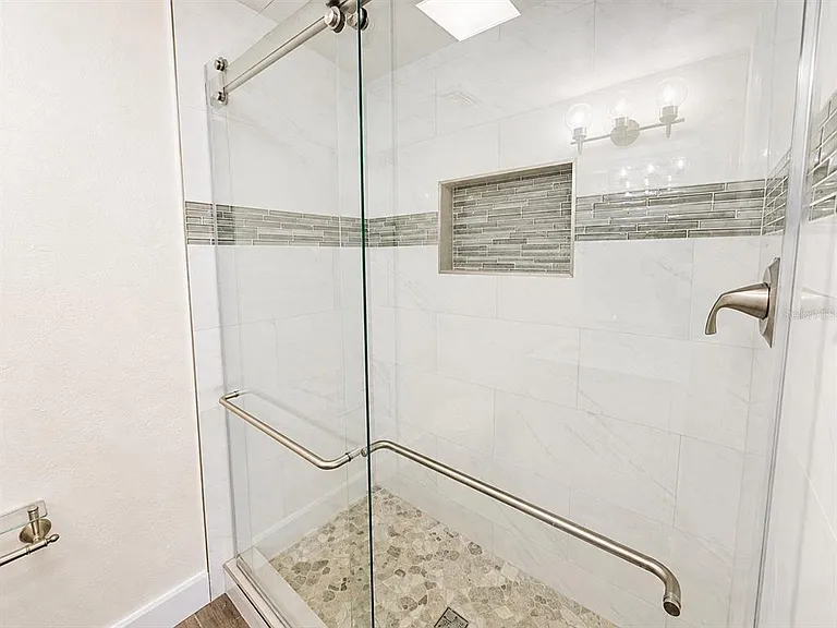 7301 N Dartmouth Ave — Photo 15