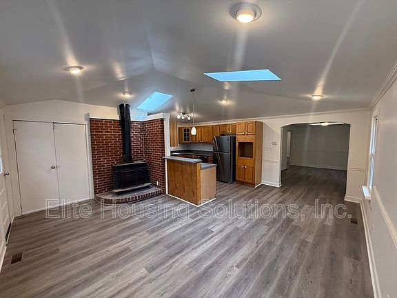 3rd image of 1068 Matson Dr