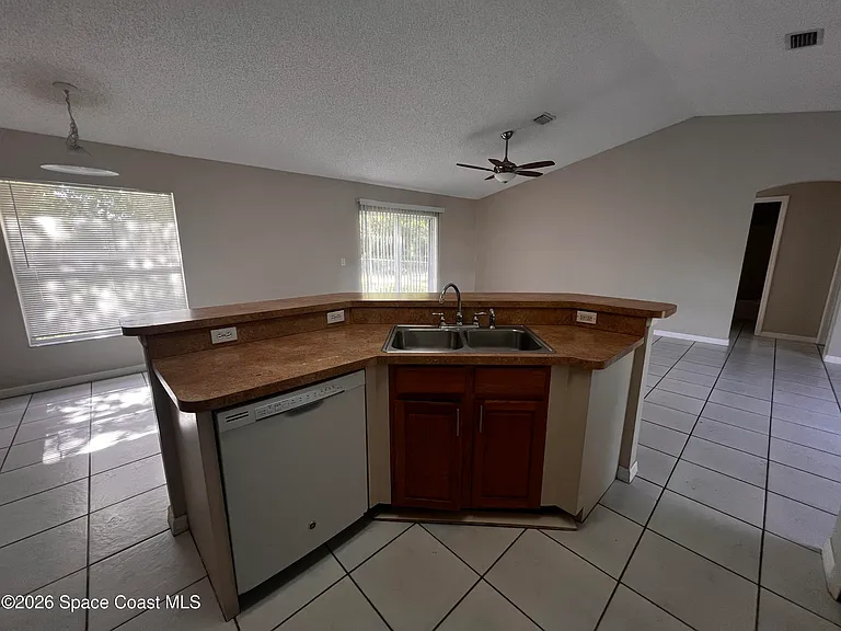223 Aquarius Ave SE — Photo 7