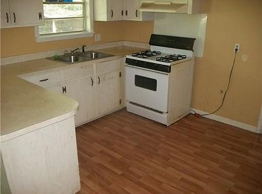 2nd image of 122 Ben Dr
