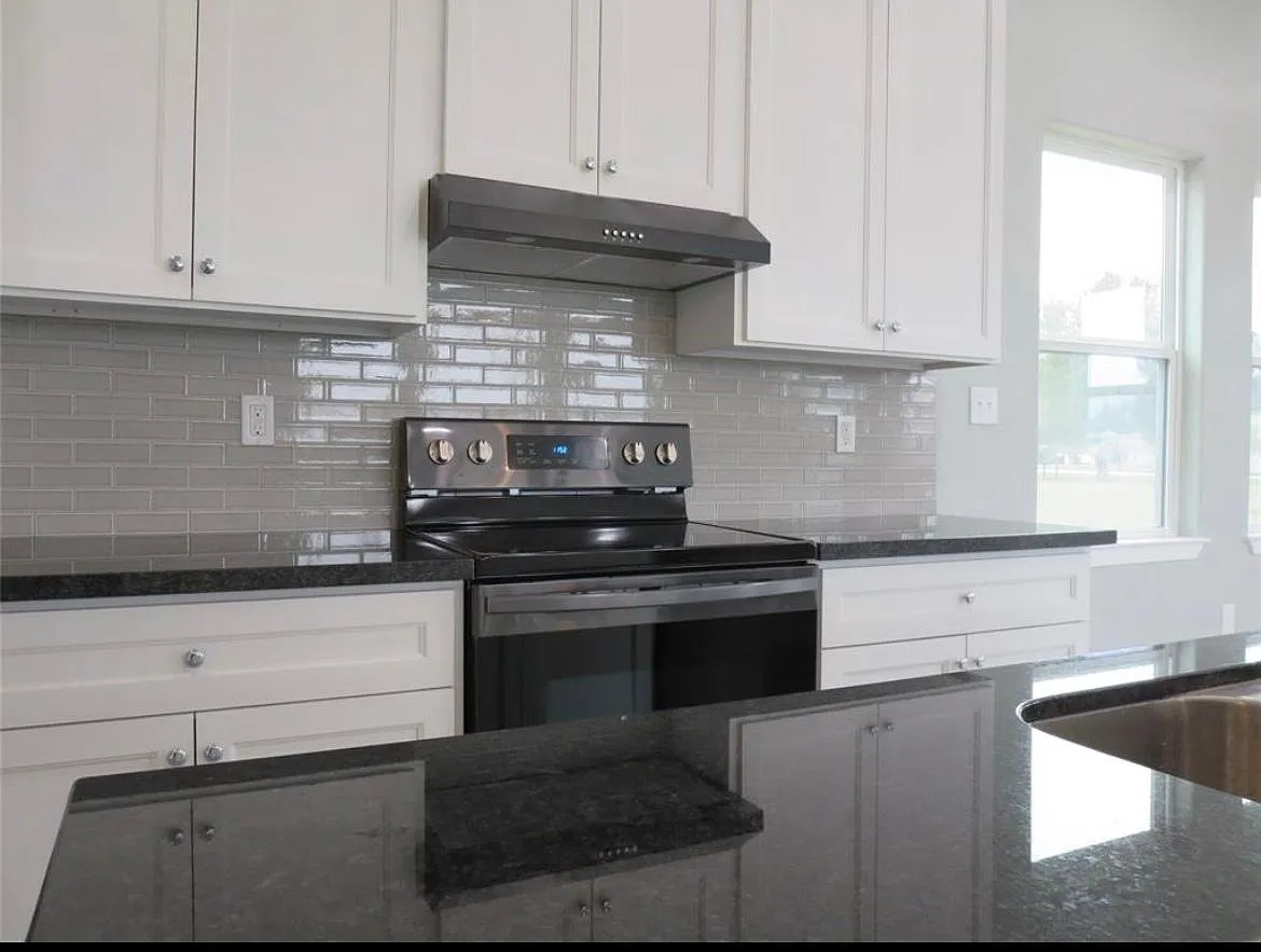 206 S 6th St — Photo 2