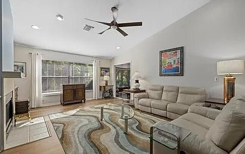 5th image of 7207 Oak Moss Dr