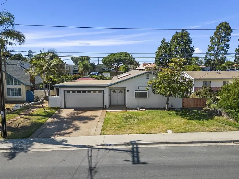 251 Sandstone St — Photo 10