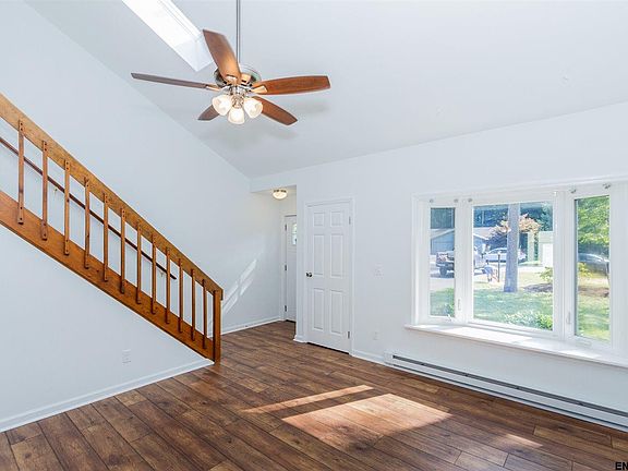 4th image of 105 Arrow Wood Pl