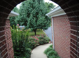 380 Hadley Loop Rd, Bowling Green, KY 42101