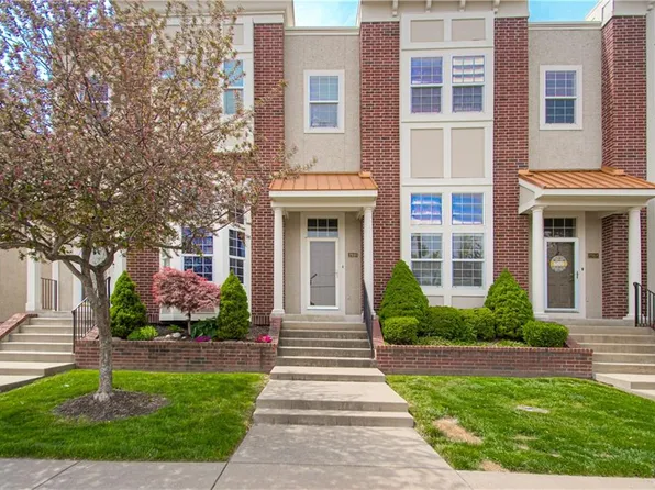 2910 Howell St, Kansas City, MO 64116