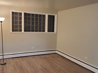 7445 W 64th St #1R, Summit Argo, IL 60501