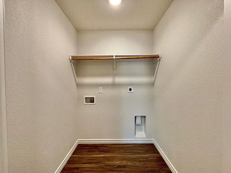 1806 Clovis Dr — Photo 14