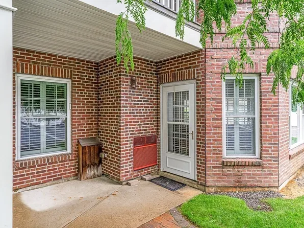 295 Salem St Unit 2, Woburn, MA 01801