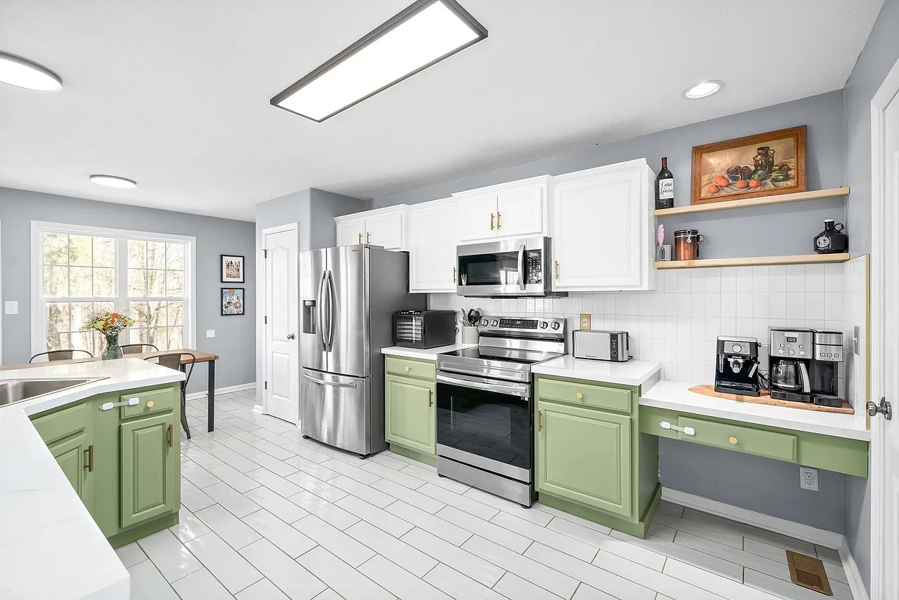 3 bed, 2.5 bath, 1710 sqft, $2,000 — Photo 1
