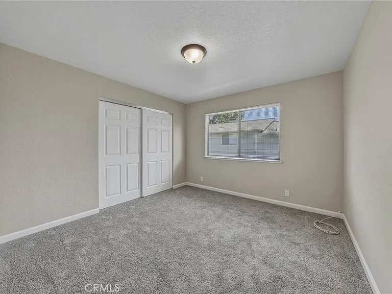 687 Armstrong St — Photo 20