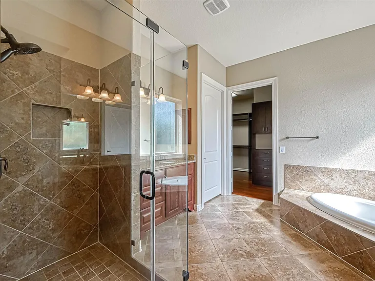 5014 Fairford Dr — Photo 23