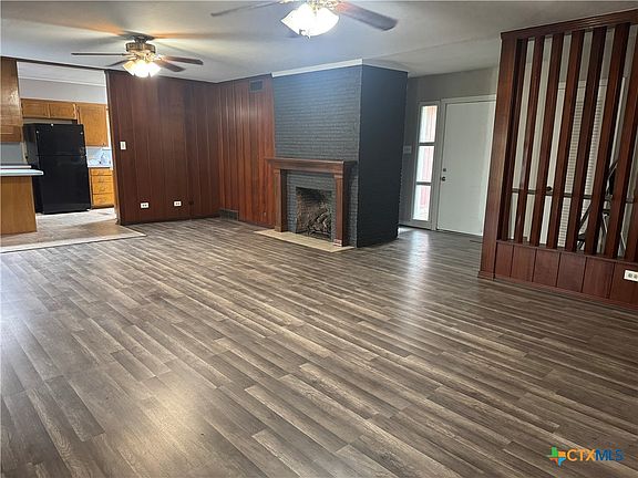 4th image of 903 Avenue F