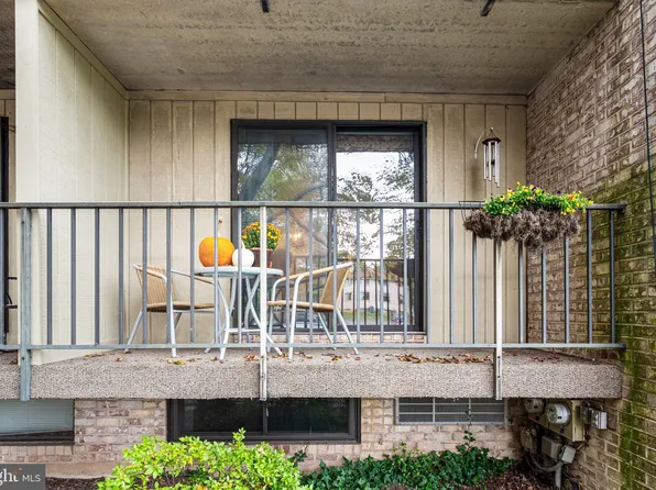 340 Saybrook Ln, Wallingford, PA 19086