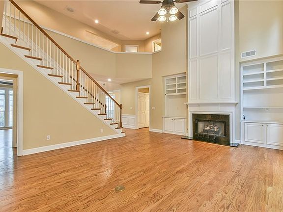 5th image of 5155 Harbury Ln