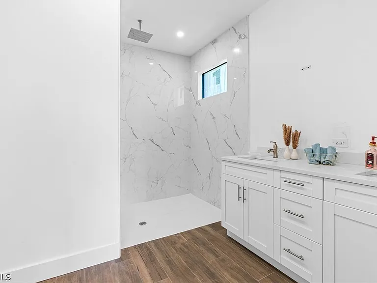 2803 44th St SW — Photo 17