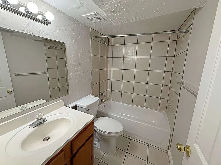 1680 S Espana Way — Photo 11