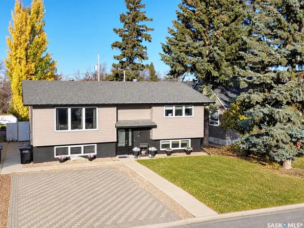 107 2nd Street NE, Watson, SK S0K 4V0