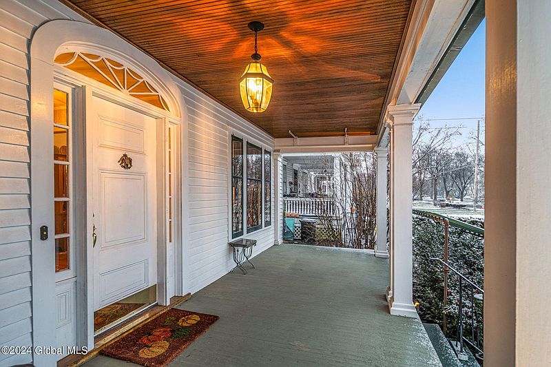 3rd image of 22 Manning Boulevard