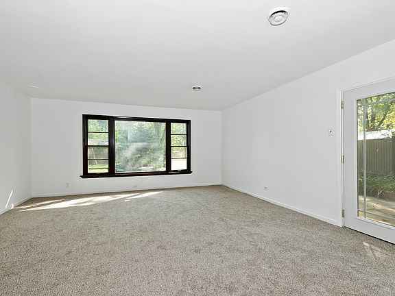 2nd image of 16420 S 89th Ct